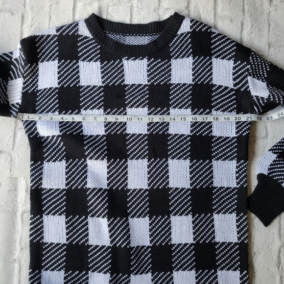 Black And White Oversized Buffalo plaid sweater dress size small - Picture 3 of 7